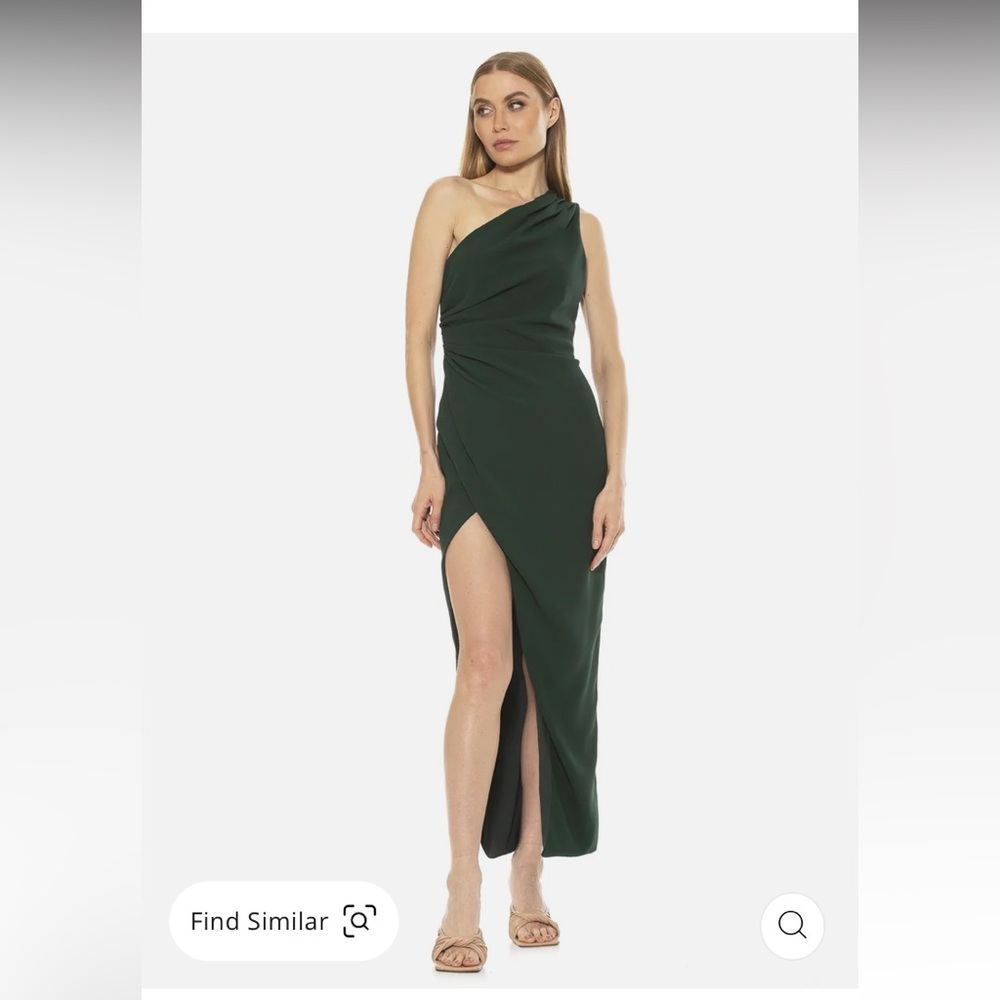 NWT Women’s Nordstrom Rack Alexia Admor Emerald Green Alessi Gown. Size 10.